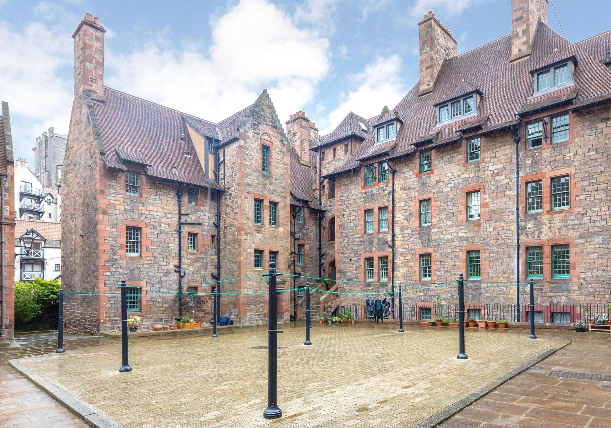 The Well Court Residence Edinburgh Exterior photo